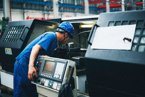 曾梦想当厨师，，，却成数控车工巨匠