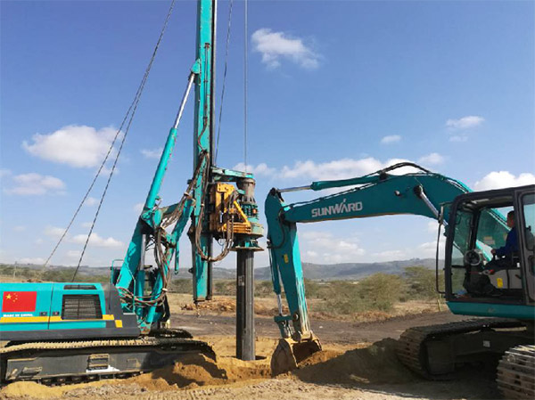 鸿运国际智能入岩神器在东非肯尼亚获赞，人好装备好