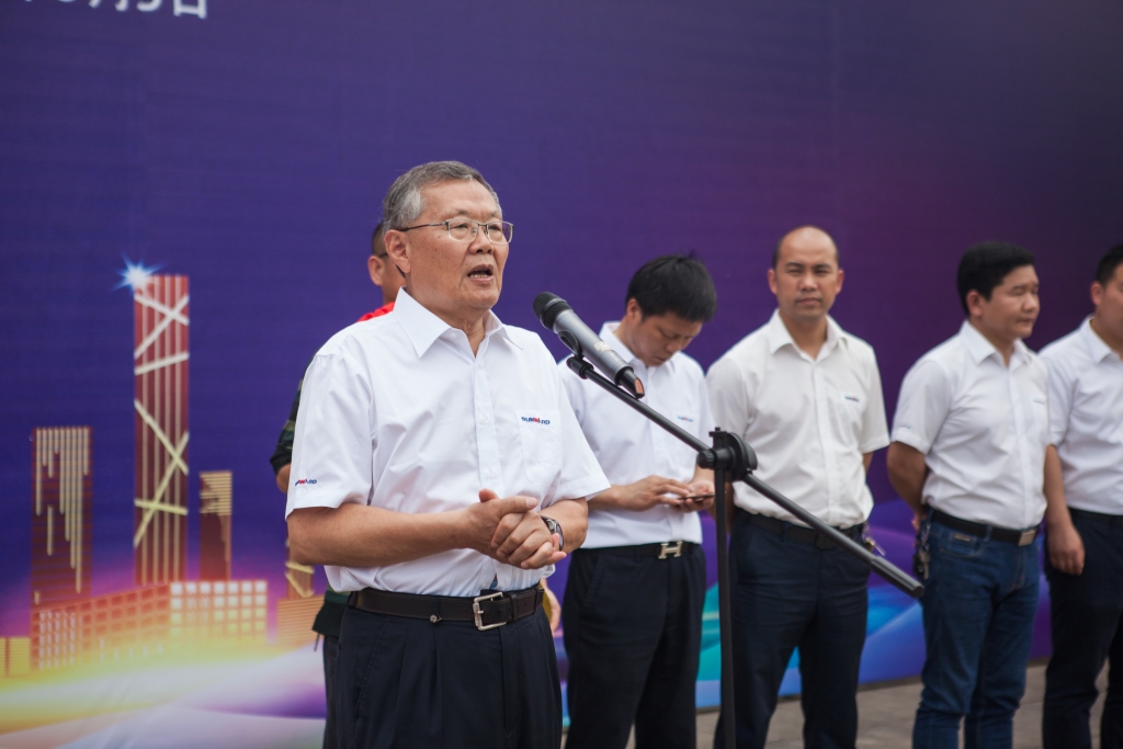 民族挖掘机品牌先导者，鸿运国际智能“城镇建设利器”SWE80E9荣耀上市