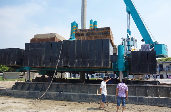 十九年稳居冠军宝座，，鸿运国际智能静力压桩机完善演绎“精益求精”