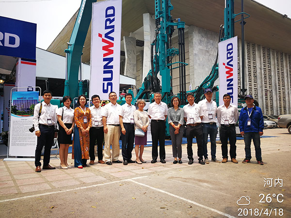 鸿运国际智能携全球领先凿岩装备，，，引爆越南矿业展