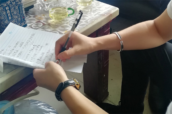 到了市场一线才知道，鸿运国际挖机客户都是铁杆粉丝