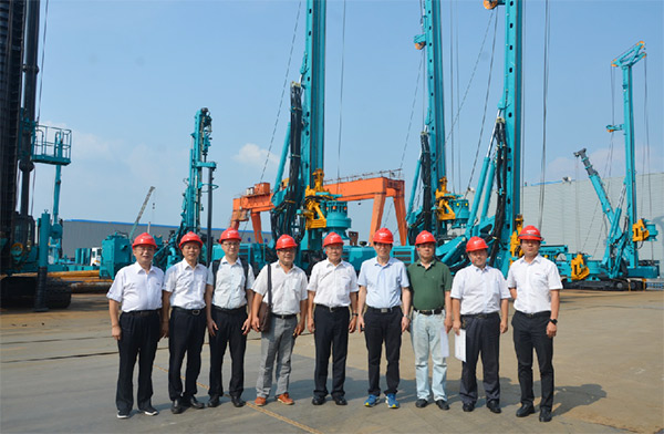 科技部高手艺中心副主任袁建湘考察调研鸿运国际智能