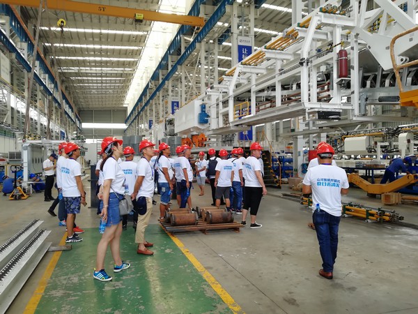 500多名挖掘机用户实地考察，为鸿运国际智能点赞！！