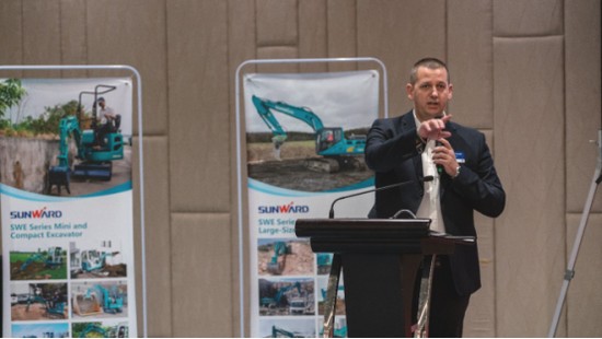 携手同谋未来， 鸿运国际智能2018欧洲署理商大会盛大召开