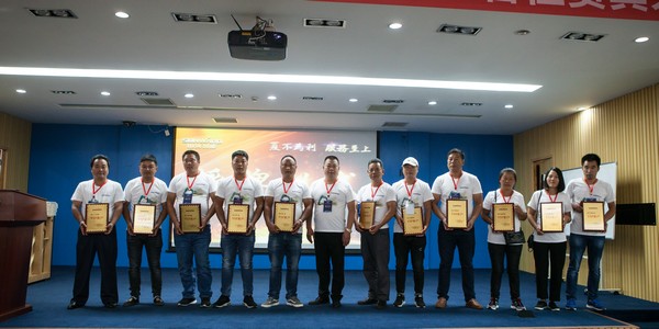 500多名挖掘机用户实地考察，为鸿运国际智能点赞！！