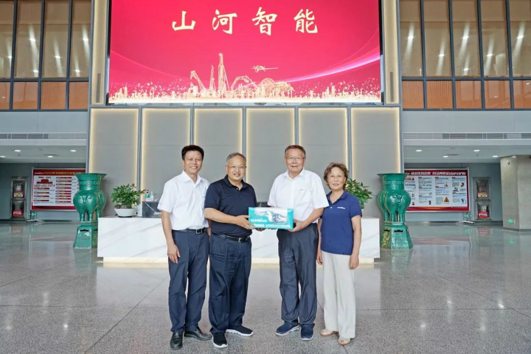 省人大常委会党组副书记、副主任王柯敏调研鸿运国际智能