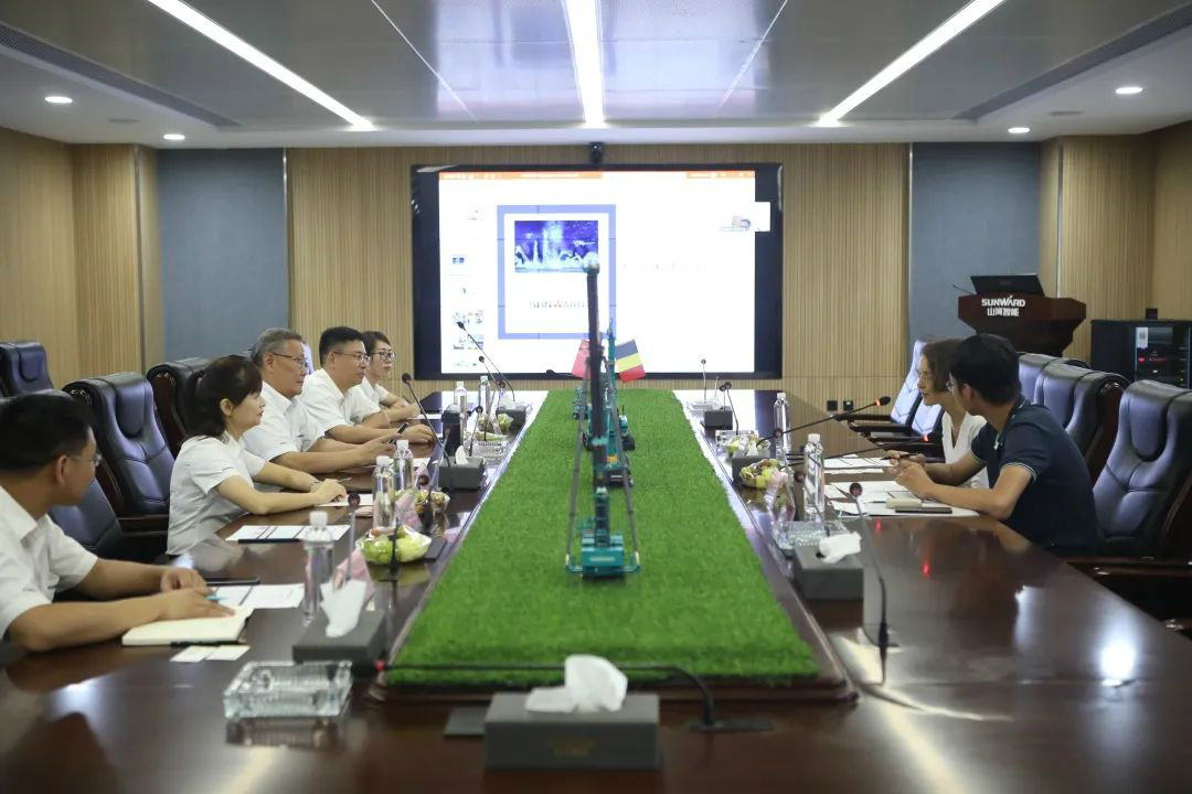 比利时商务领事到访鸿运国际智能