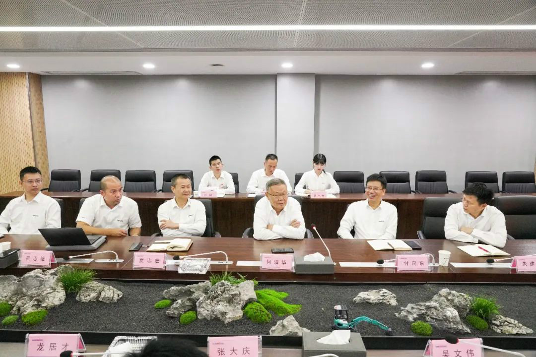 鸿运国际智能第一时间转达学习贯彻习近平总书记考察鸿运国际智能的主要讲话精神