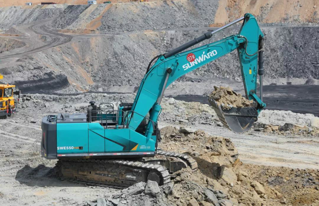 以先导式立异实现挖掘机从无到有，从小到大，从大到强！！