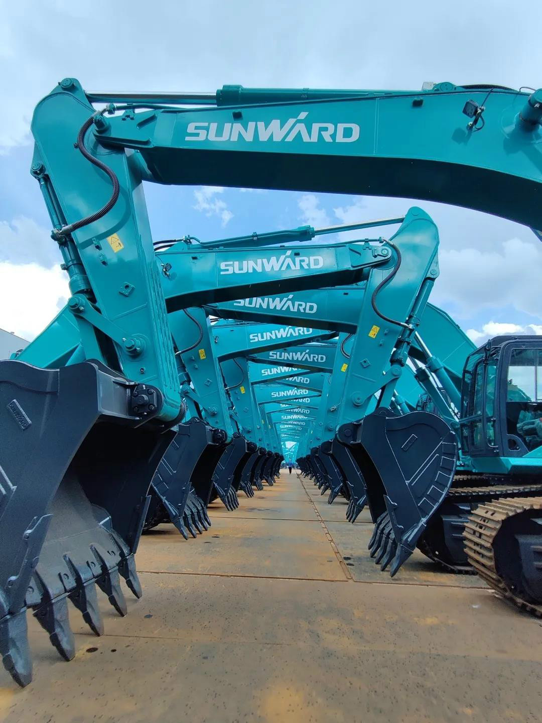 以先导式立异实现挖掘机从无到有，从小到大，从大到强！！