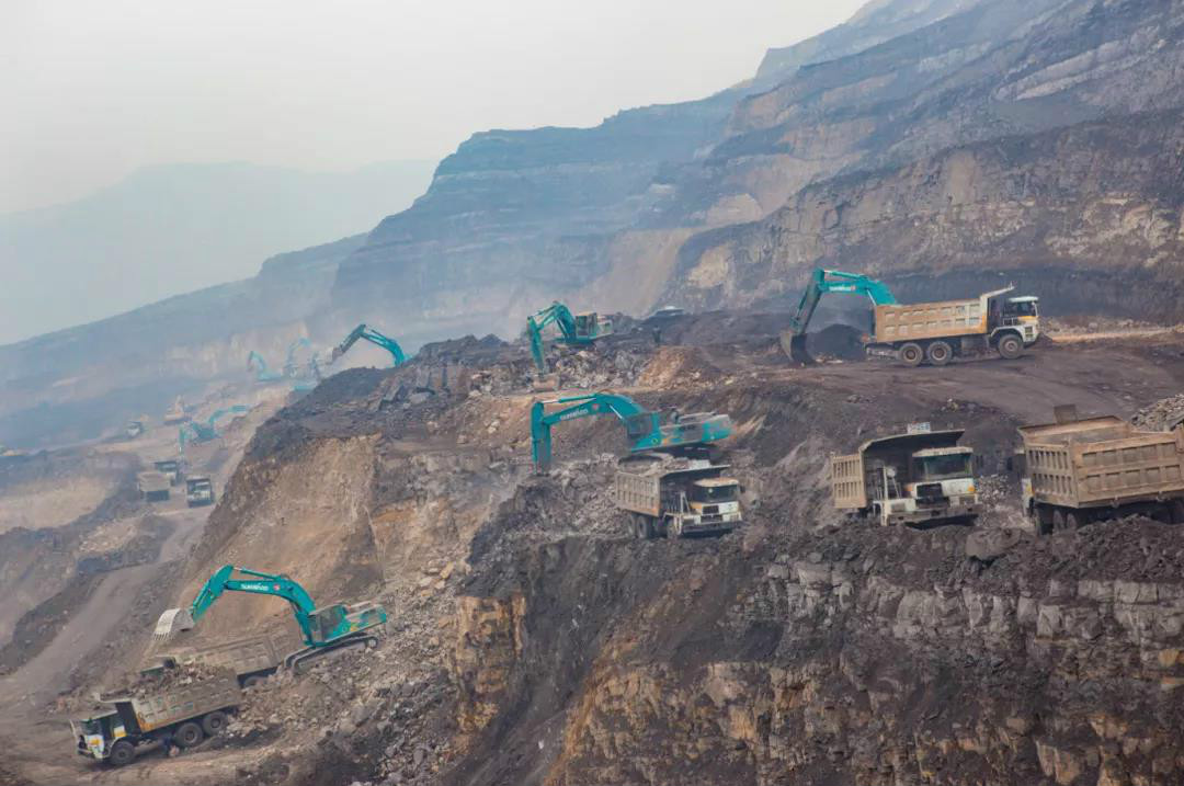 以先导式立异实现挖掘机从无到有，从小到大，从大到强！！