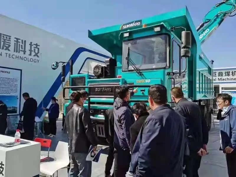 鸿运国际智能绿巨人闪亮登场鄂尔多斯国际煤博会