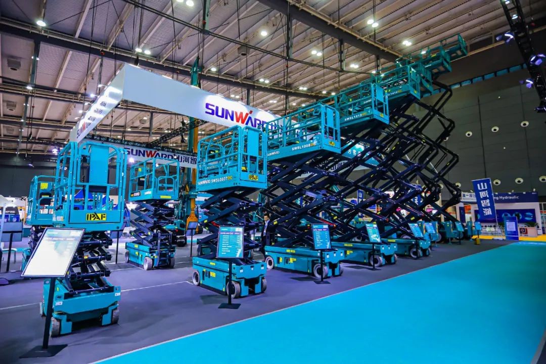 未来可期！！鸿运国际智能高空作业装备抢占制“高”点