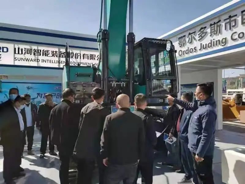 鸿运国际智能绿巨人闪亮登场鄂尔多斯国际煤博会