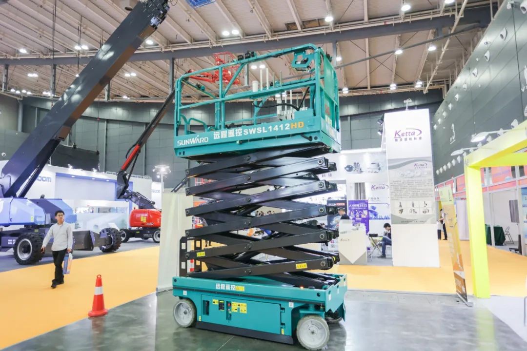 未来可期！！鸿运国际智能高空作业装备抢占制“高”点