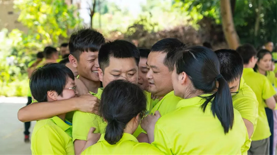 【夯基础 强执行 跨高度】2019鸿运国际智能挖掘机营销公司拓展训练营顺遂开展