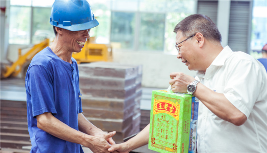 我们有清凉做伴，，高温也能潇潇洒洒