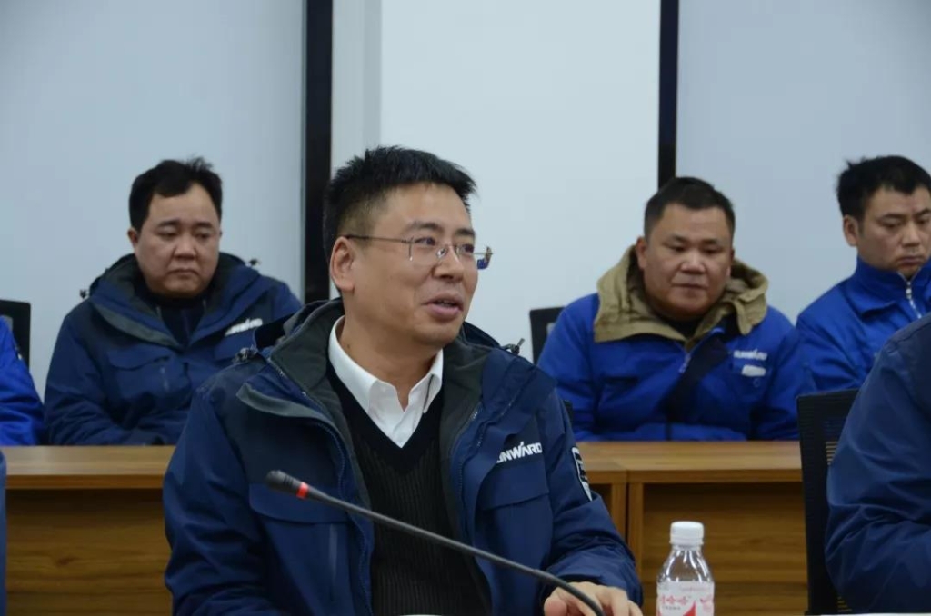 鸿运国际智能召开春节难题职工座谈会