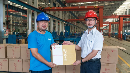 万力集团“送清凉”活动，，，慰问一线员工