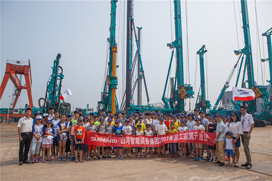 这个炎天，，，亲子玩转鸿运国际智能“三栖”装备