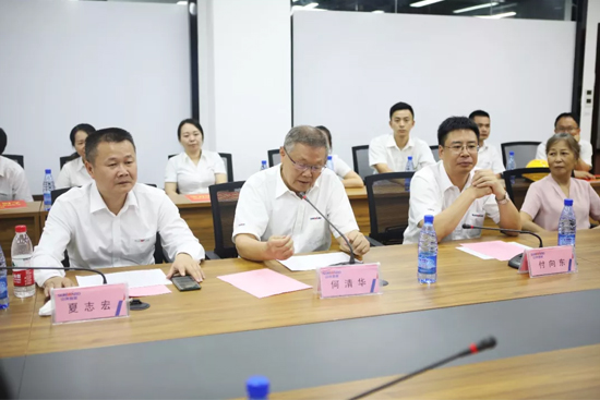 员工子女金榜题名 鸿运国际家园发放奖励