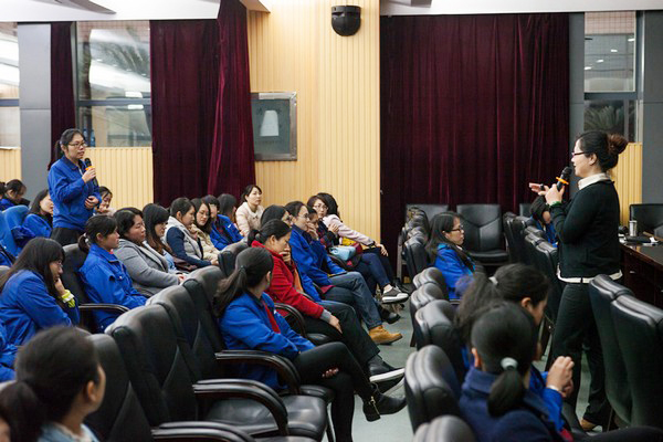 欢度三八节温暖鸿运国际家