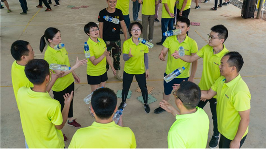 【夯基础 强执行 跨高度】2019鸿运国际智能挖掘机营销公司拓展训练营顺遂开展