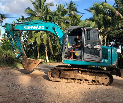 作为村里的创富标杆，，，陈老板的∶院爱将”事实是谁？