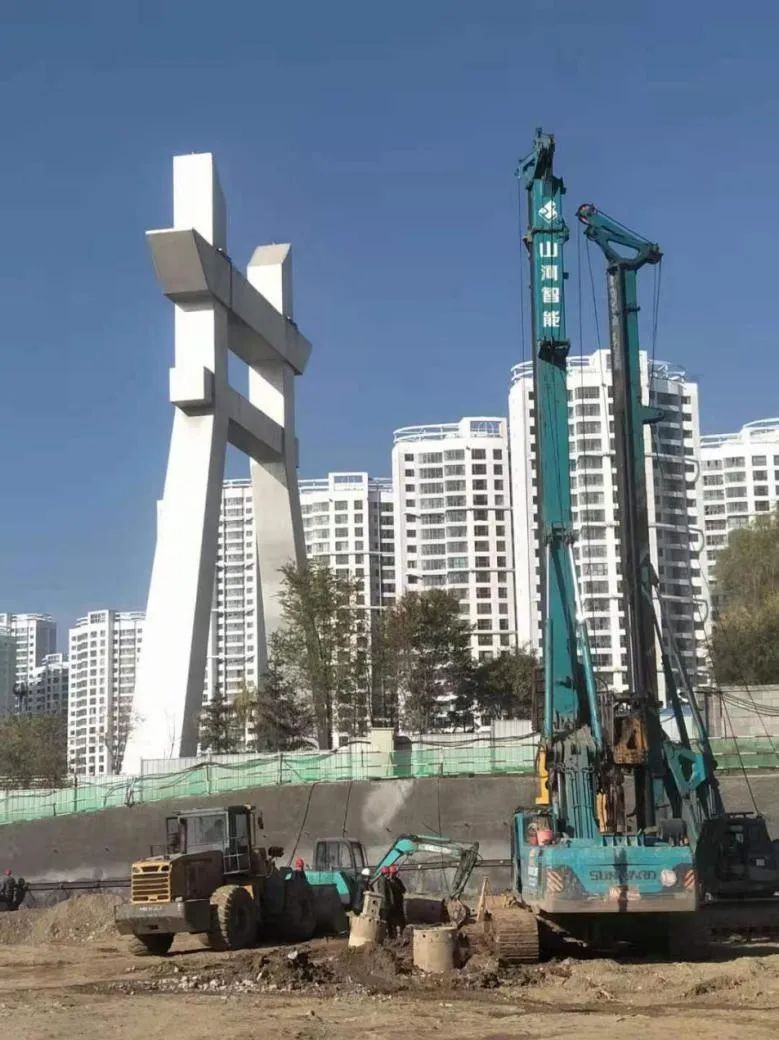 二十八载奋斗，现在他只信任鸿运国际智能