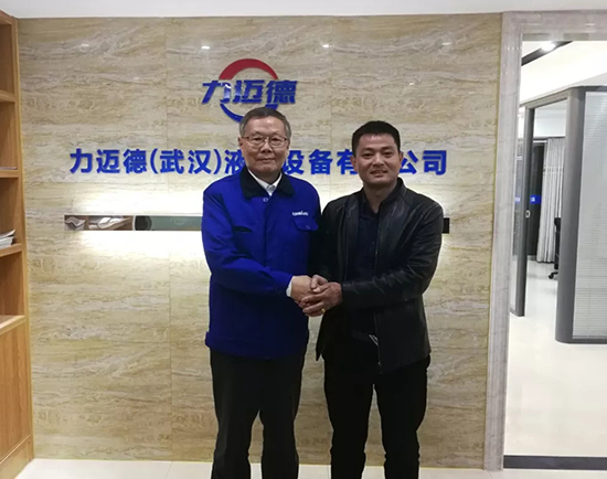 人生浮沉如梦，，携手鸿运国际勇攀事业巅峰