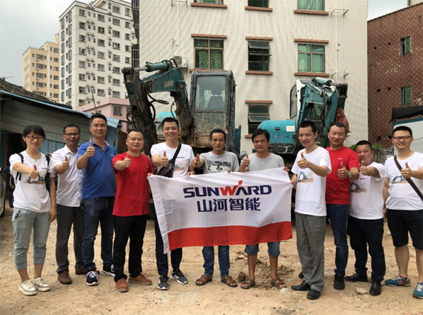 8年“钟情”，，，“鸿运国际绿”助力展鸿途