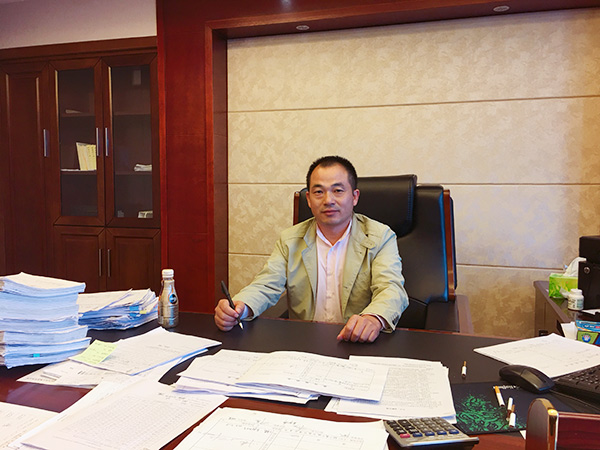 能啃硬骨头，，来钱特殊快！！鸿运国际智能老客户抱紧“摇钱树”