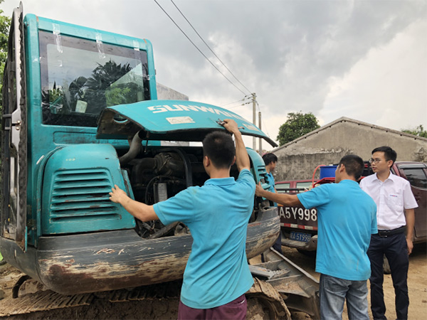 鸿运国际智能挖掘机，，，一台顶几台！！！