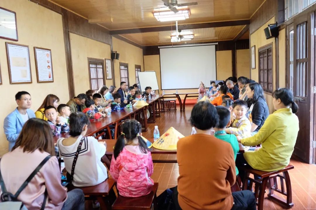 童年差别Young，，稻花香里亲子欢——鸿运国际智能组织开展六一亲子活动