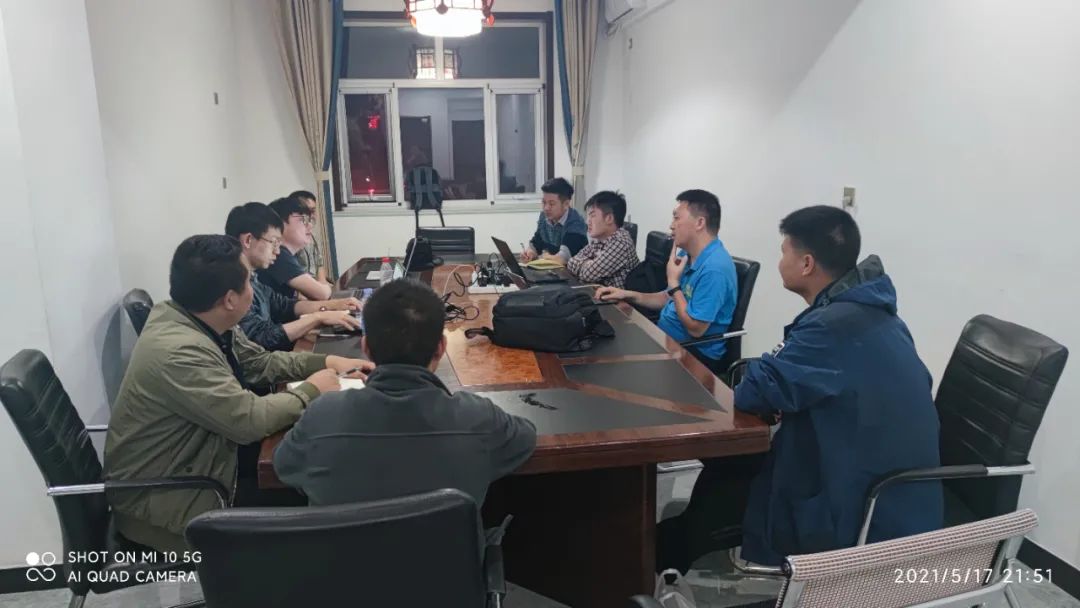 致敬！！！战斗在风沙中的特种装备团队