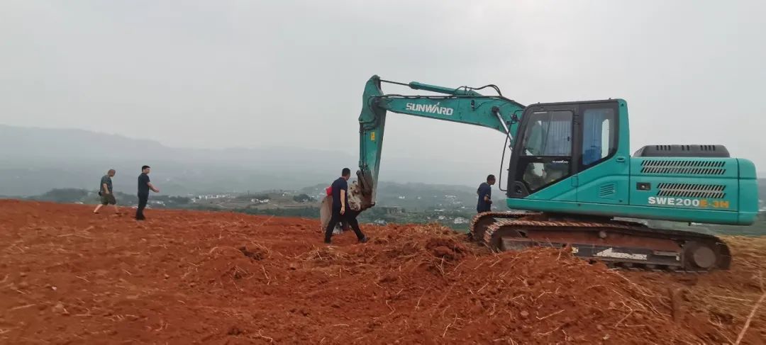 品质鸿运国际 专心折务——鸿运国际智能全球服务万里行走进山城重庆