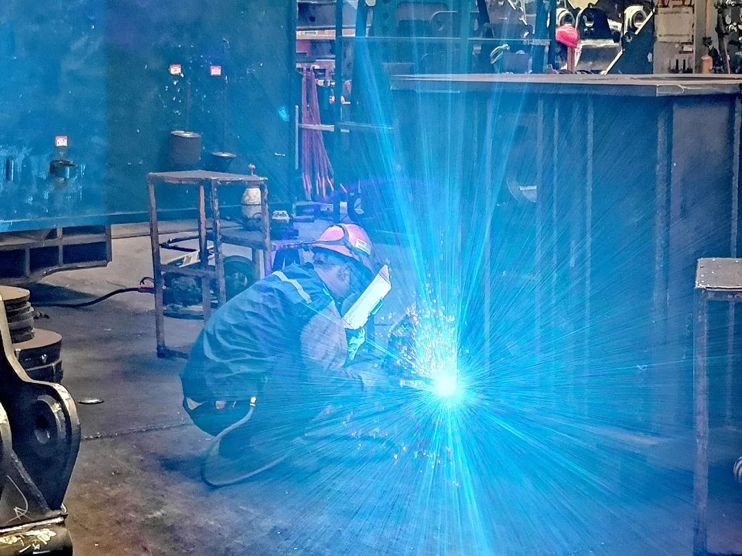 图集 | 战高温！致敬坚守一线的他们