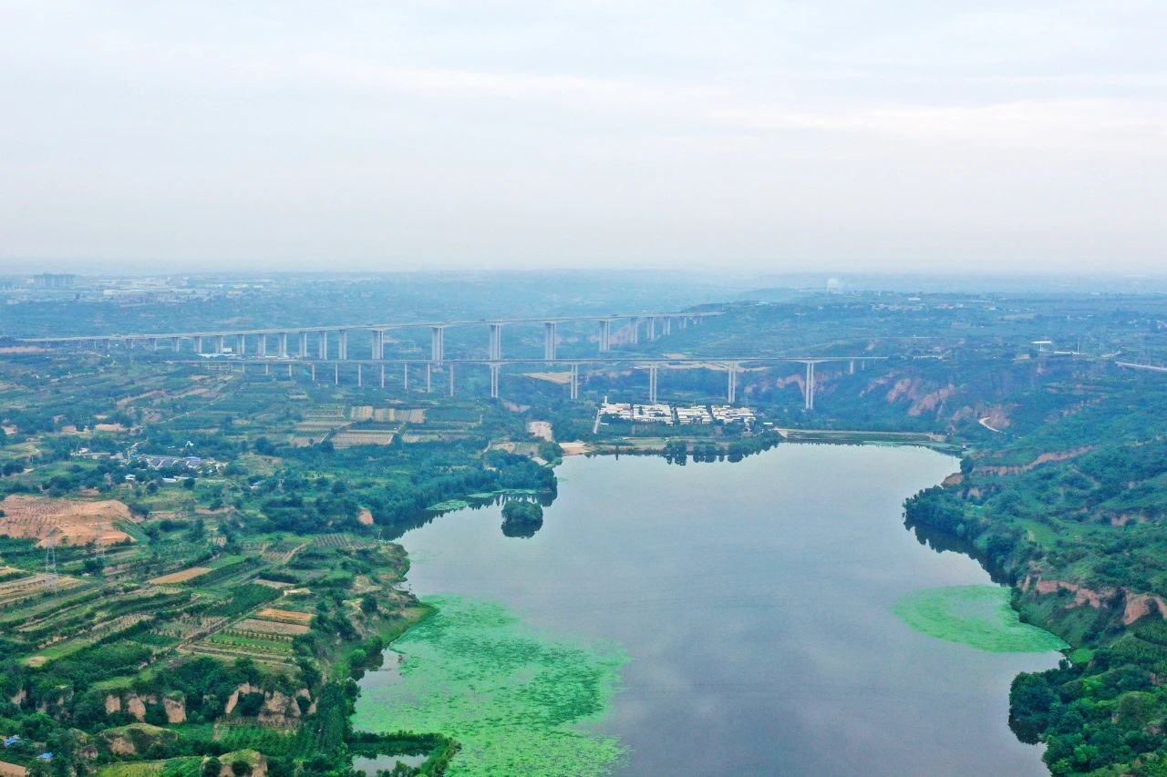 天堑施工，，玉皇阁二号特大桥桩基主力军是鸿运国际智能旋挖钻机 | 百年风华筑漂亮鸿运国际（3）