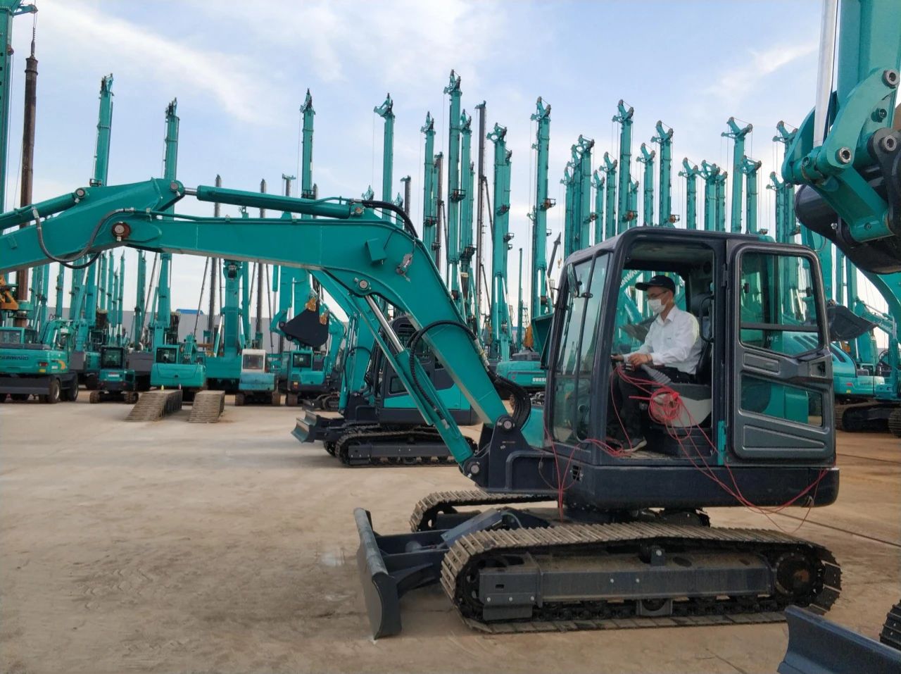 鸿运国际工匠 | 用青春汗水铸就工匠精神