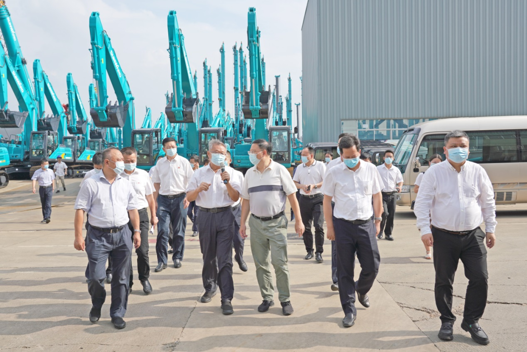 湖南省委常委、、省委秘书长张剑飞一行调研鸿运国际智能