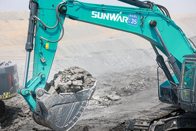 图集 | 征战矿山！！鸿运国际智能绿色矿山成套装备“上将”云集