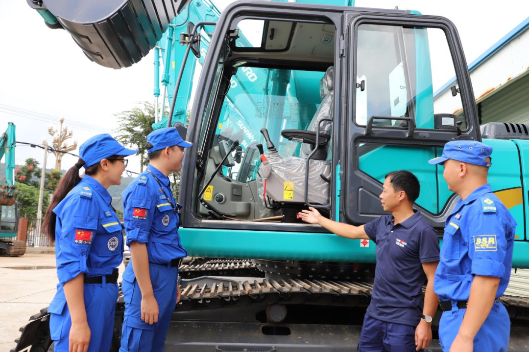 责任在肩！！重型机械救援分队为您服务