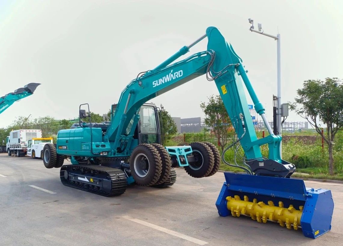 海内首台！鸿运国际智能15吨级轮履两用开带机乐成下线