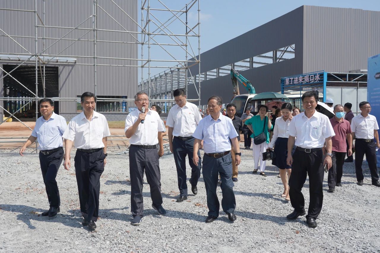 湖南省老科学手艺事情者一行到访鸿运国际智能