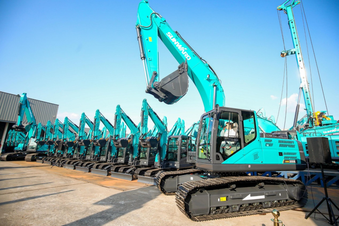 王炸！！挖机加“废物”魅力征服全场