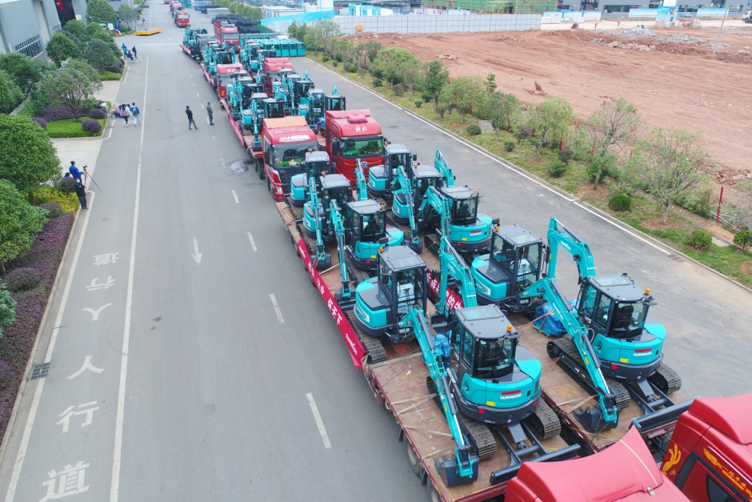 助力祖国西南地区建设！！！鸿运国际智能海内首批SWE60UF无尾挖掘机批量交付