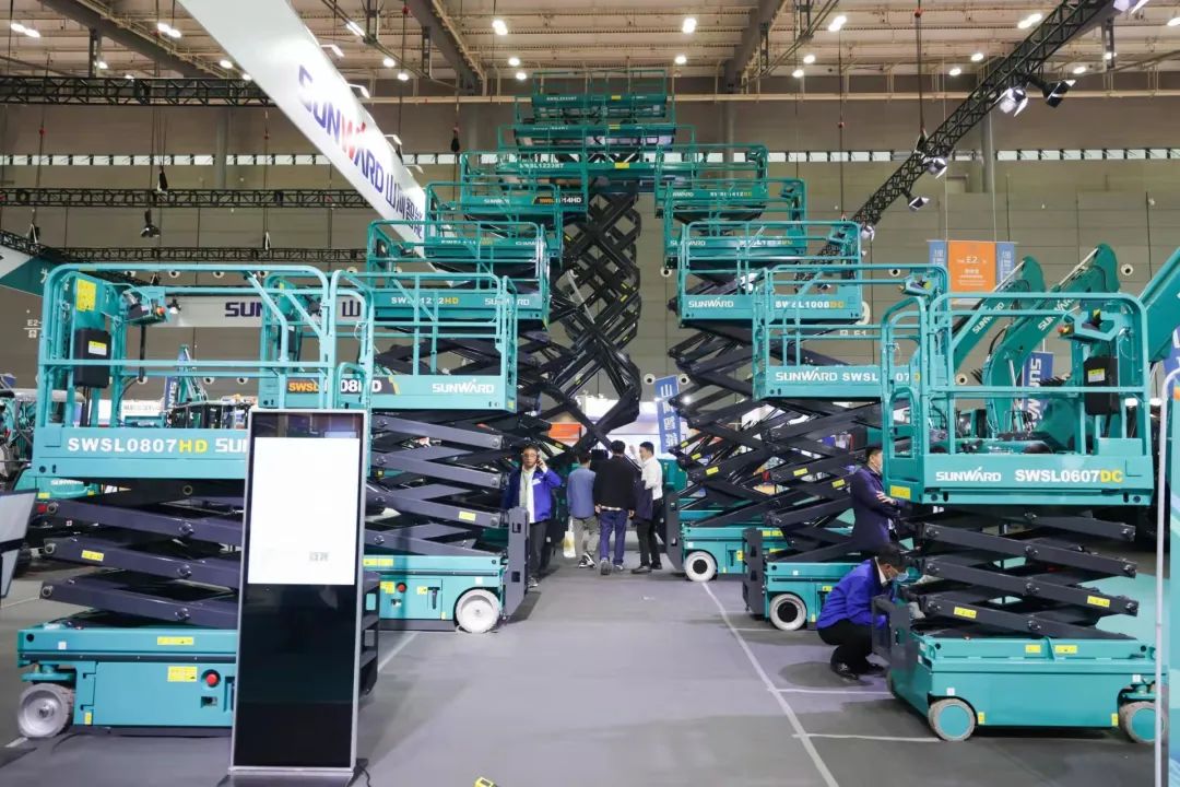 “鸿运国际绿”牵手“华为中国红”！！！鸿运国际智能高机装备集群助力华为团泊洼项目