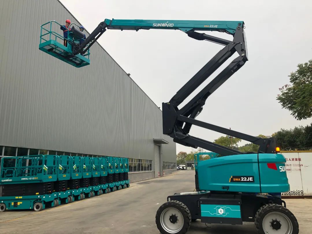 同级别作业高度最高！！鸿运国际智能首款自主研发电动臂式高空作业平台下线