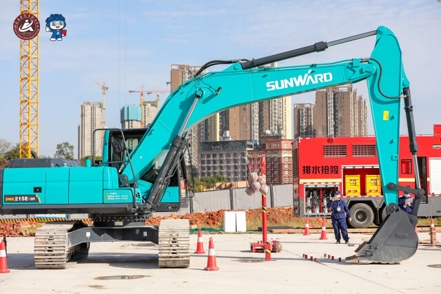 轮胎式挖掘机和履带式挖掘机，，你更看好哪个？？